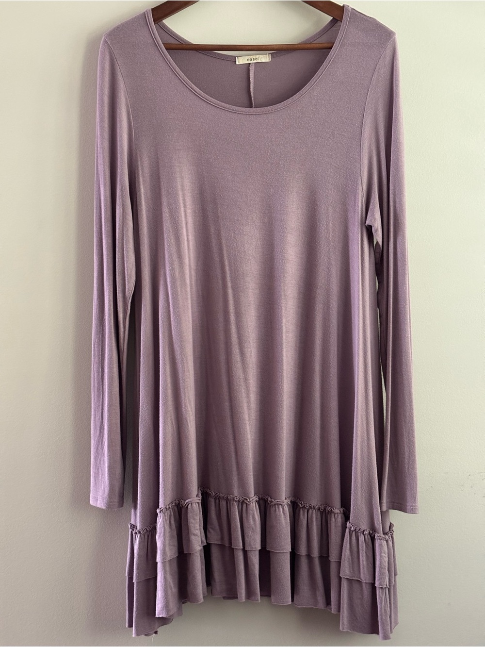 💥 Easel Ruffle Hem Tunic - Picture 2 of 8